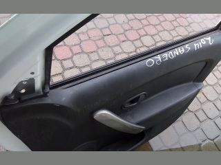 bontott DACIA SANDERO Jobb első Ajtó (Részeivel)