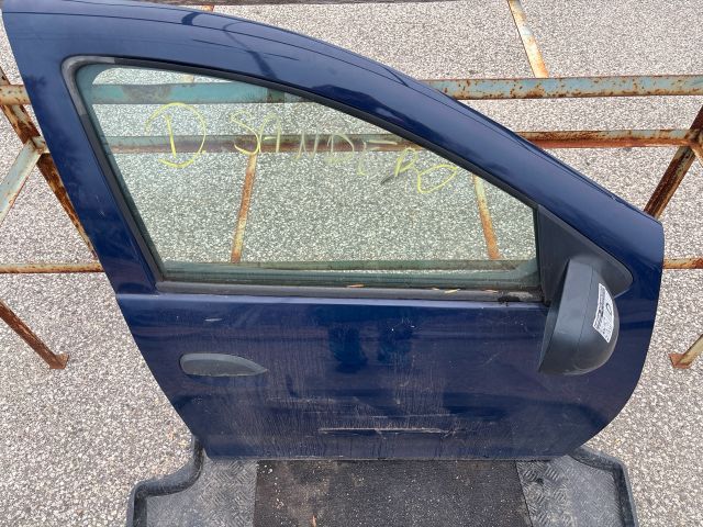 bontott DACIA SANDERO Jobb első Ajtó (Részeivel)
