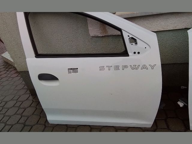 bontott DACIA SANDERO Jobb első Ajtó (Részeivel)