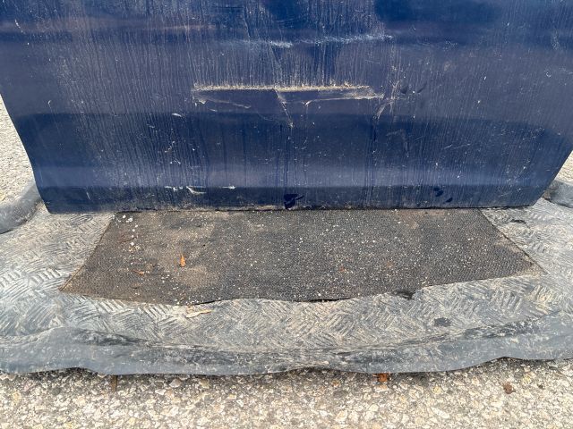 bontott DACIA SANDERO Jobb első Ajtó (Részeivel)