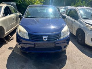 bontott DACIA SANDERO Jobb első Ajtó (Részeivel)