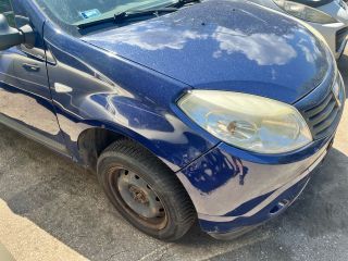 bontott DACIA SANDERO Jobb első Ajtó (Üres lemez)