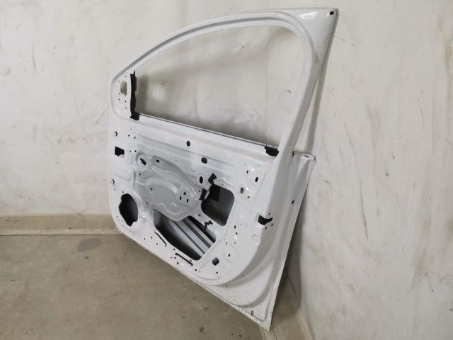bontott DACIA SANDERO Jobb első Ajtó (Üres lemez)