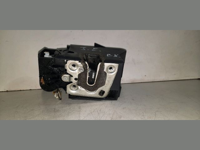 bontott DACIA SANDERO Jobb első Ajtózár