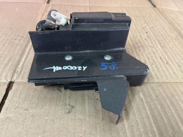 bontott DACIA SANDERO Jobb első Ajtózár