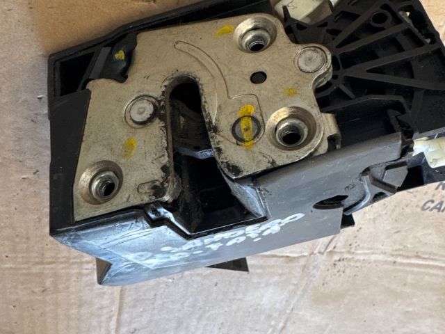 bontott DACIA SANDERO Jobb első Ajtózár