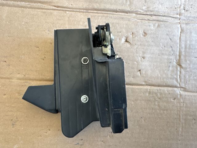 bontott DACIA SANDERO Jobb első Ajtózár