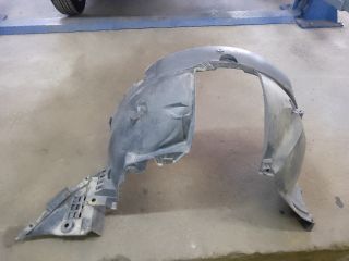 bontott DACIA SANDERO Jobb első Dobbetét (Kerékjárati, Műanyag)