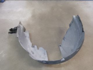 bontott DACIA SANDERO Jobb első Dobbetét (Kerékjárati, Műanyag)