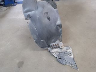 bontott DACIA SANDERO Jobb első Dobbetét (Kerékjárati, Műanyag)