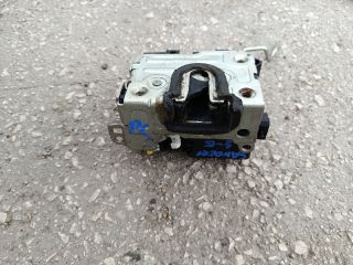 bontott DACIA SANDERO Jobb első Központizár Motor