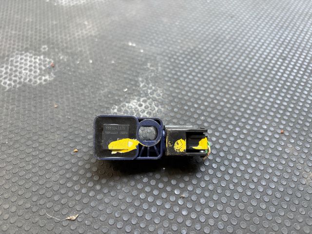 bontott DACIA SANDERO Jobb első Oldal Ütközés Érzékelő