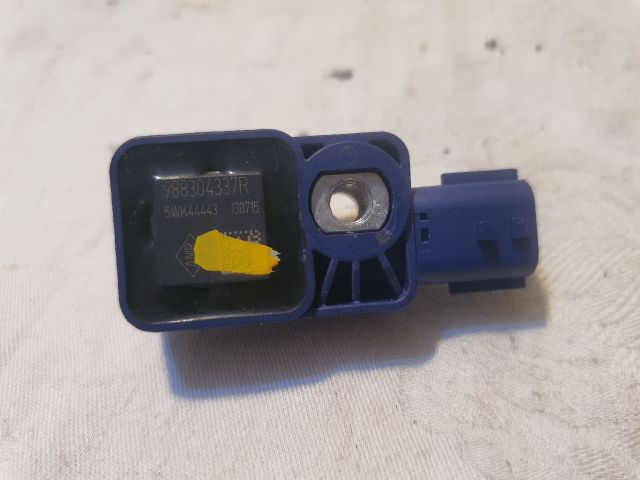 bontott DACIA SANDERO Jobb első Oldal Ütközés Érzékelő