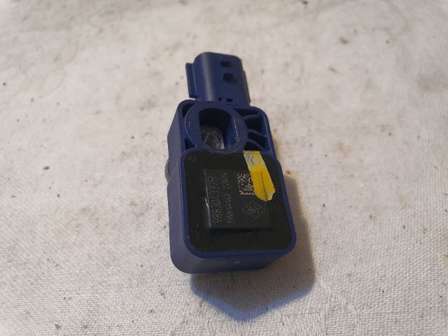 bontott DACIA SANDERO Jobb első Oldal Ütközés Érzékelő