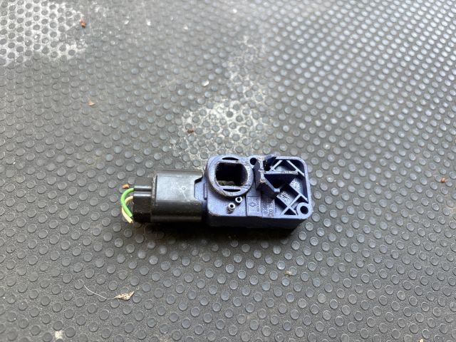 bontott DACIA SANDERO Jobb első Oldal Ütközés Érzékelő