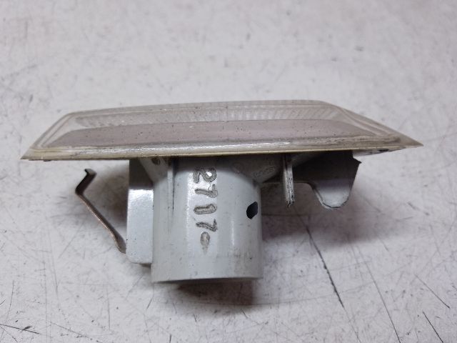 bontott DACIA SANDERO Jobb első Sárvédő Irányjelző