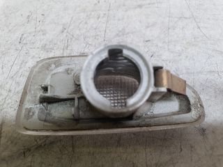 bontott DACIA SANDERO Jobb első Sárvédő Irányjelző