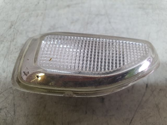 bontott DACIA SANDERO Jobb első Sárvédő Irányjelző