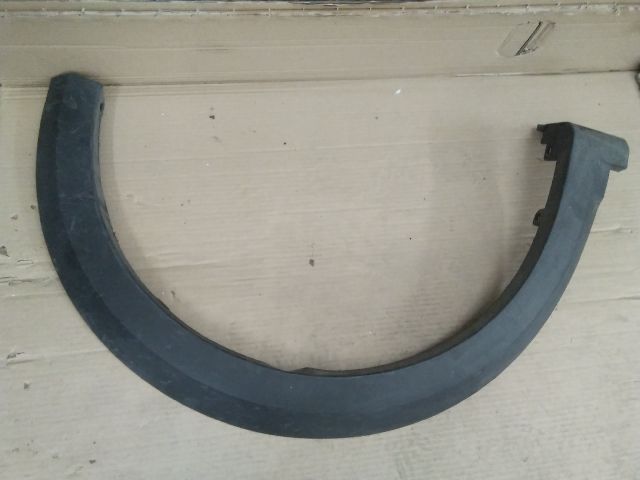 bontott DACIA SANDERO Jobb első Sárvédő Szélesítő