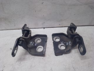 bontott DACIA SANDERO Jobb első Zsanér