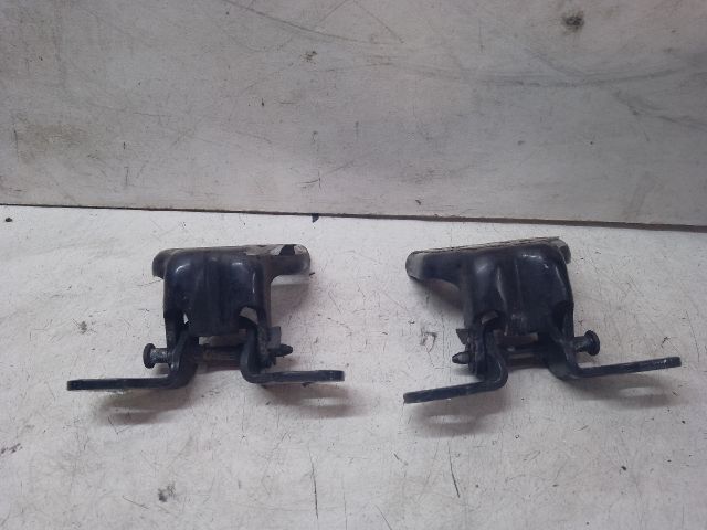 bontott DACIA SANDERO Jobb első Zsanér