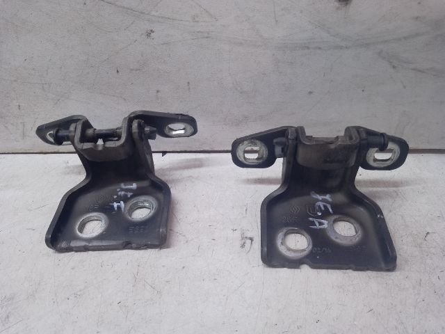 bontott DACIA SANDERO Jobb első Zsanér