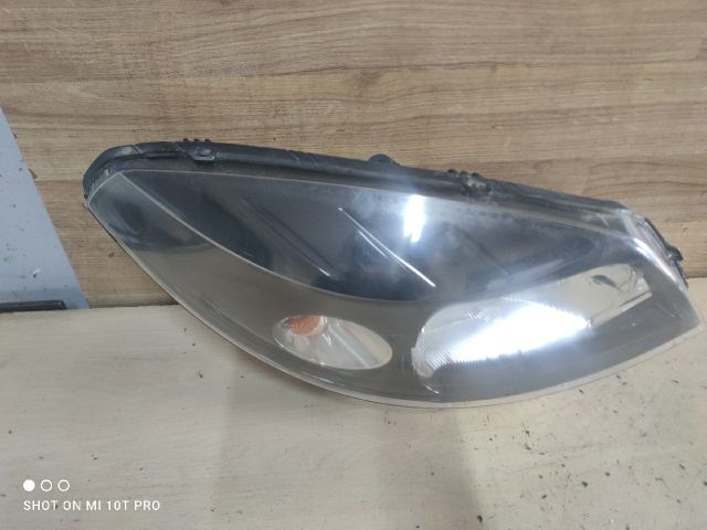bontott DACIA SANDERO Jobb Fényszóró