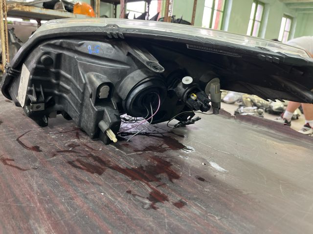 bontott DACIA SANDERO Jobb Fényszóró