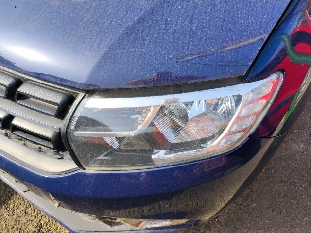 bontott DACIA SANDERO Jobb Fényszóró