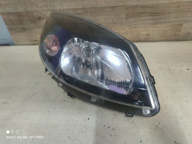 bontott DACIA SANDERO Jobb Fényszóró