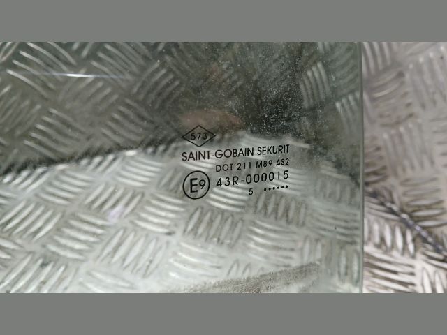 bontott DACIA SANDERO Jobb hátsó Ablak