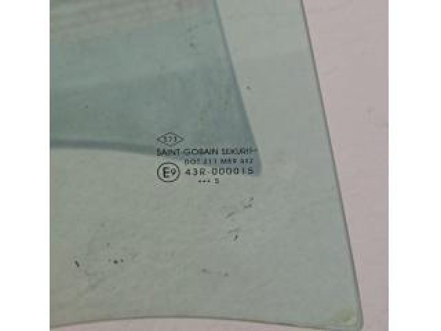 bontott DACIA SANDERO Jobb hátsó Ablak