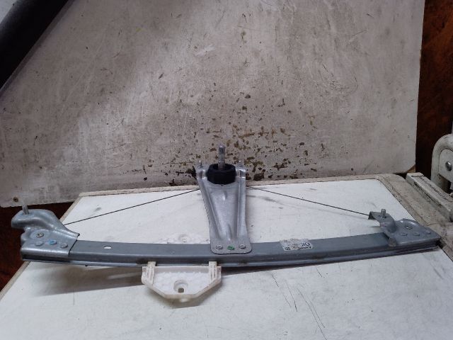 bontott DACIA SANDERO Jobb hátsó Ablakemelő Szerkezet (Mechanikus)