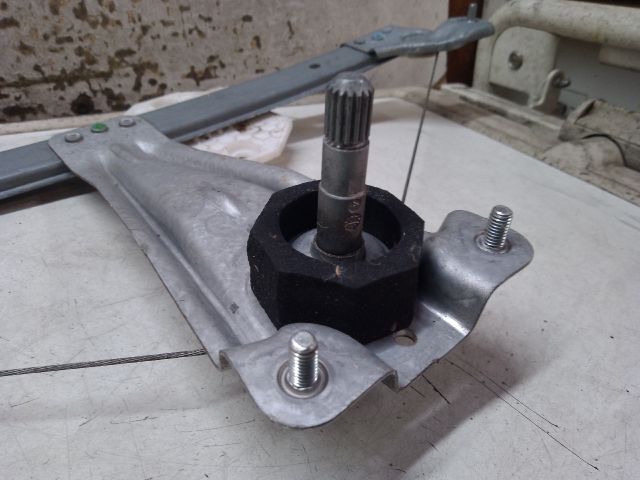 bontott DACIA SANDERO Jobb hátsó Ablakemelő Szerkezet (Mechanikus)