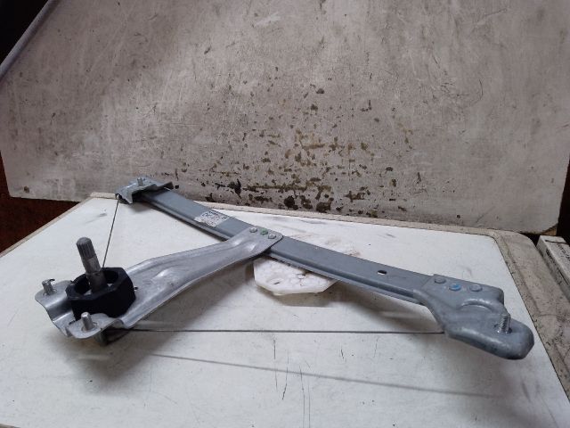 bontott DACIA SANDERO Jobb hátsó Ablakemelő Szerkezet (Mechanikus)