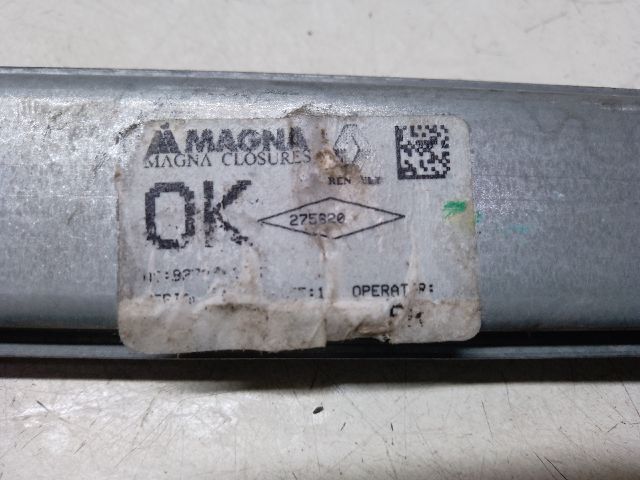 bontott DACIA SANDERO Jobb hátsó Ablakemelő Szerkezet (Mechanikus)