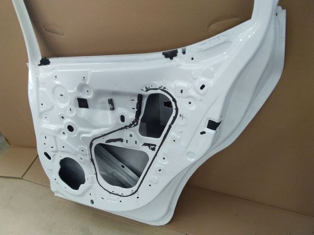 bontott DACIA SANDERO Jobb hátsó Ajtó (Üres lemez)