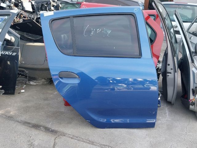bontott DACIA SANDERO Jobb hátsó Ajtó (Üres lemez)