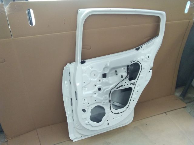 bontott DACIA SANDERO Jobb hátsó Ajtó (Üres lemez)