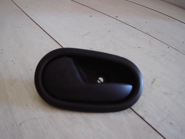 bontott DACIA SANDERO Jobb hátsó Belső Kilincs