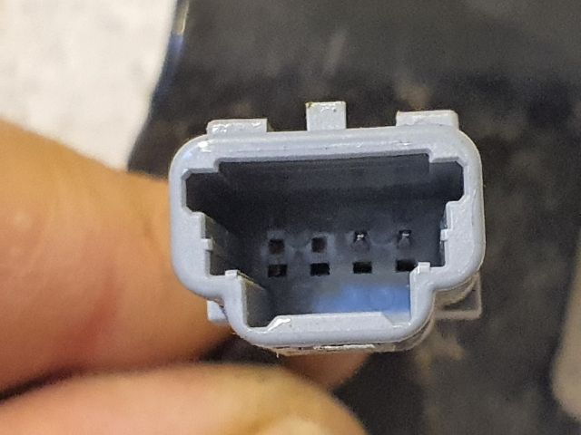 bontott DACIA SANDERO Jobb hátsó Biztonsági Öv Csat