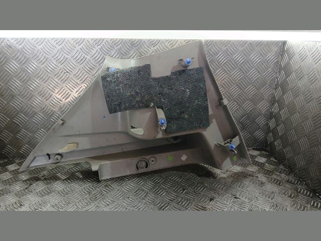 bontott DACIA SANDERO Jobb hátsó Csomagtér Burkolat (Műanyag)