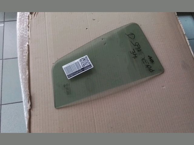 bontott DACIA SANDERO Jobb hátsó Fixüveg (Ajtóban)