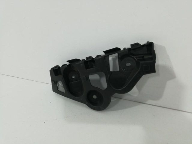 bontott DACIA SANDERO Jobb hátsó Lökhárító Tartó (Műanyag)