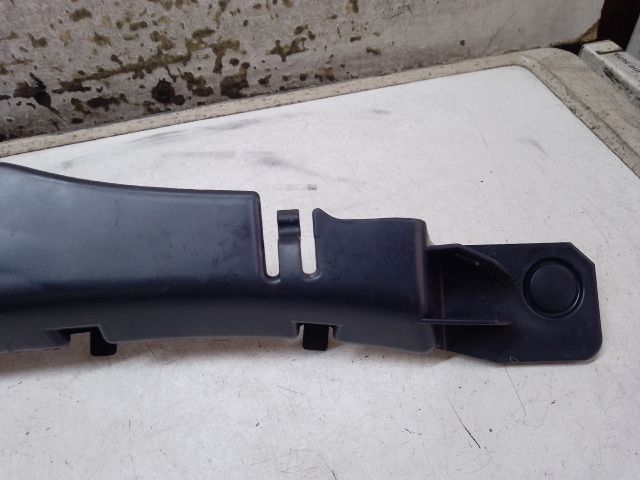 bontott DACIA SANDERO Jobb hátsó Oldal Lökhárító Tartó (Műanyag)