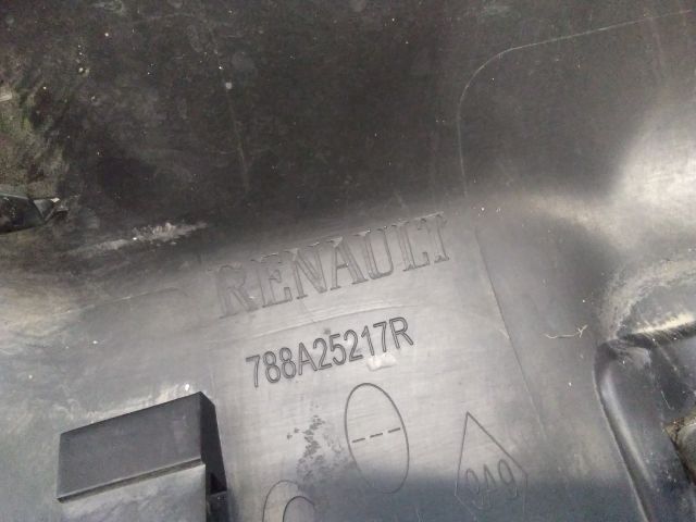 bontott DACIA SANDERO Jobb hátsó Sárvédő Díszléc