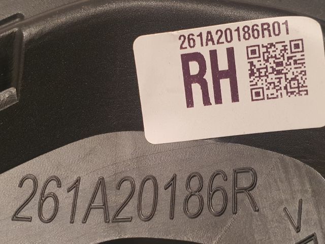 bontott DACIA SANDERO Jobb Ködfényszóró Lámpakeret