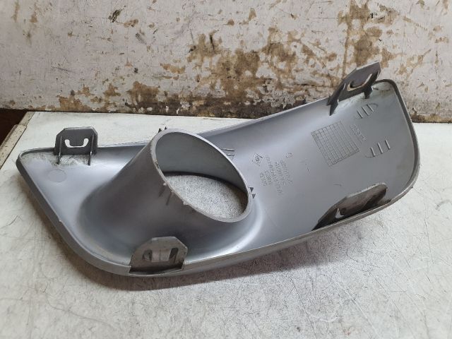 bontott DACIA SANDERO Jobb Ködlámpa Rács