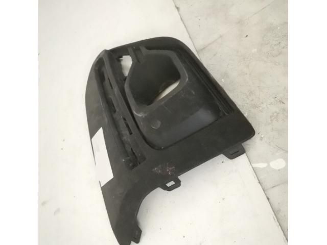 bontott DACIA SANDERO Jobb Ködlámpa Rács