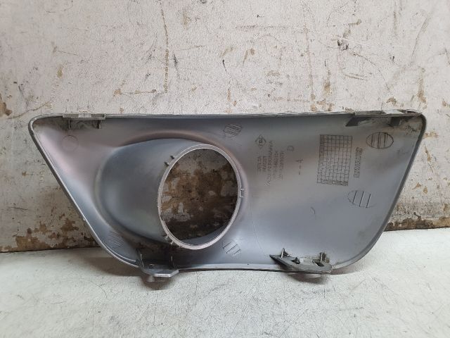 bontott DACIA SANDERO Jobb Ködlámpa Rács